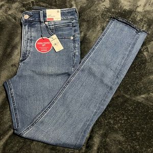 NWT - EXPRESS Jeans